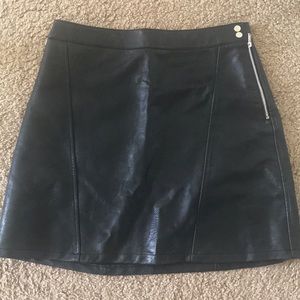 Zara (faux) leather skirt